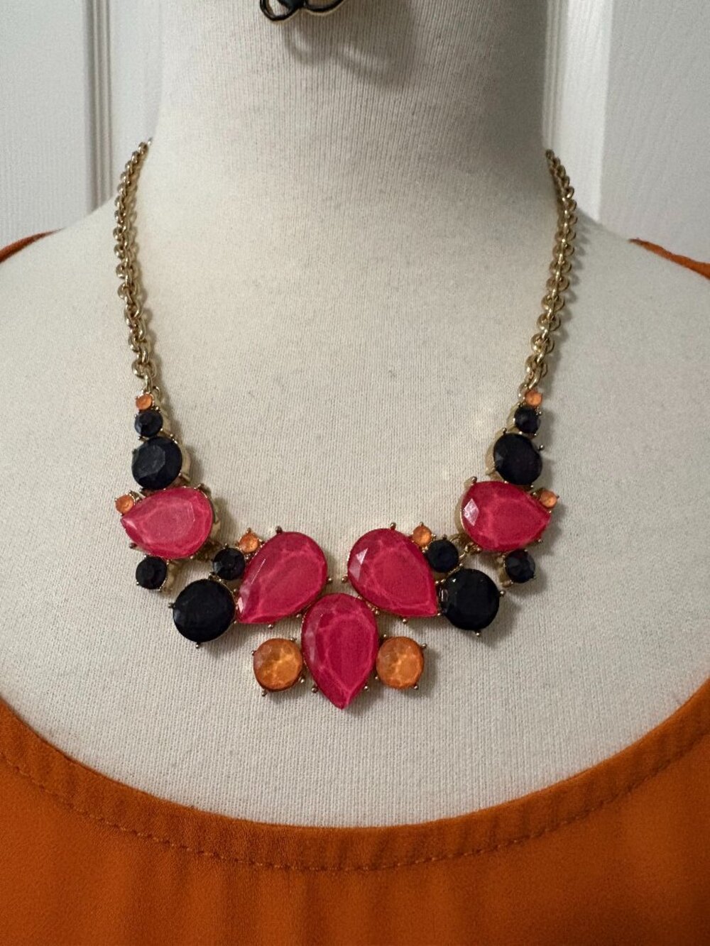 Pink and Black Acrylic Bead Gold Tone Statement Necklace 18 Inches